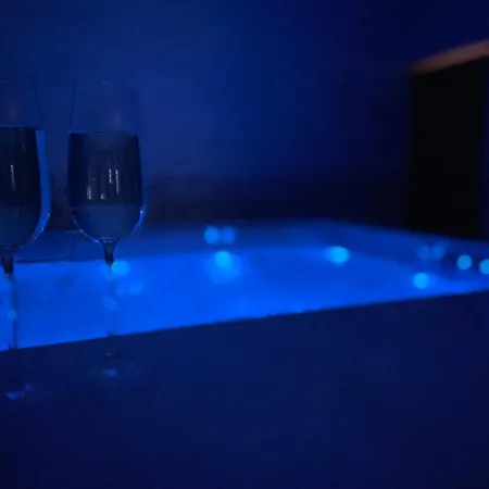 Un Moment Hors Du Temps - Jacuzzi - Billard -baby-foot- Parking - 167 Apartment *