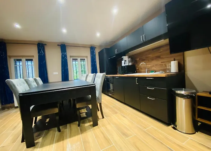 Un Moment Hors Du Temps - Jacuzzi - Billard -baby-foot- Parking - 167 *